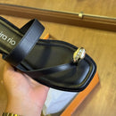 Sandália Beira Rio Rasteira Detalhe Dourado no Dedo 8506.209