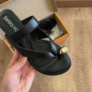 Sandália Beira Rio Rasteirinha Detalhe Dourado 8263.986